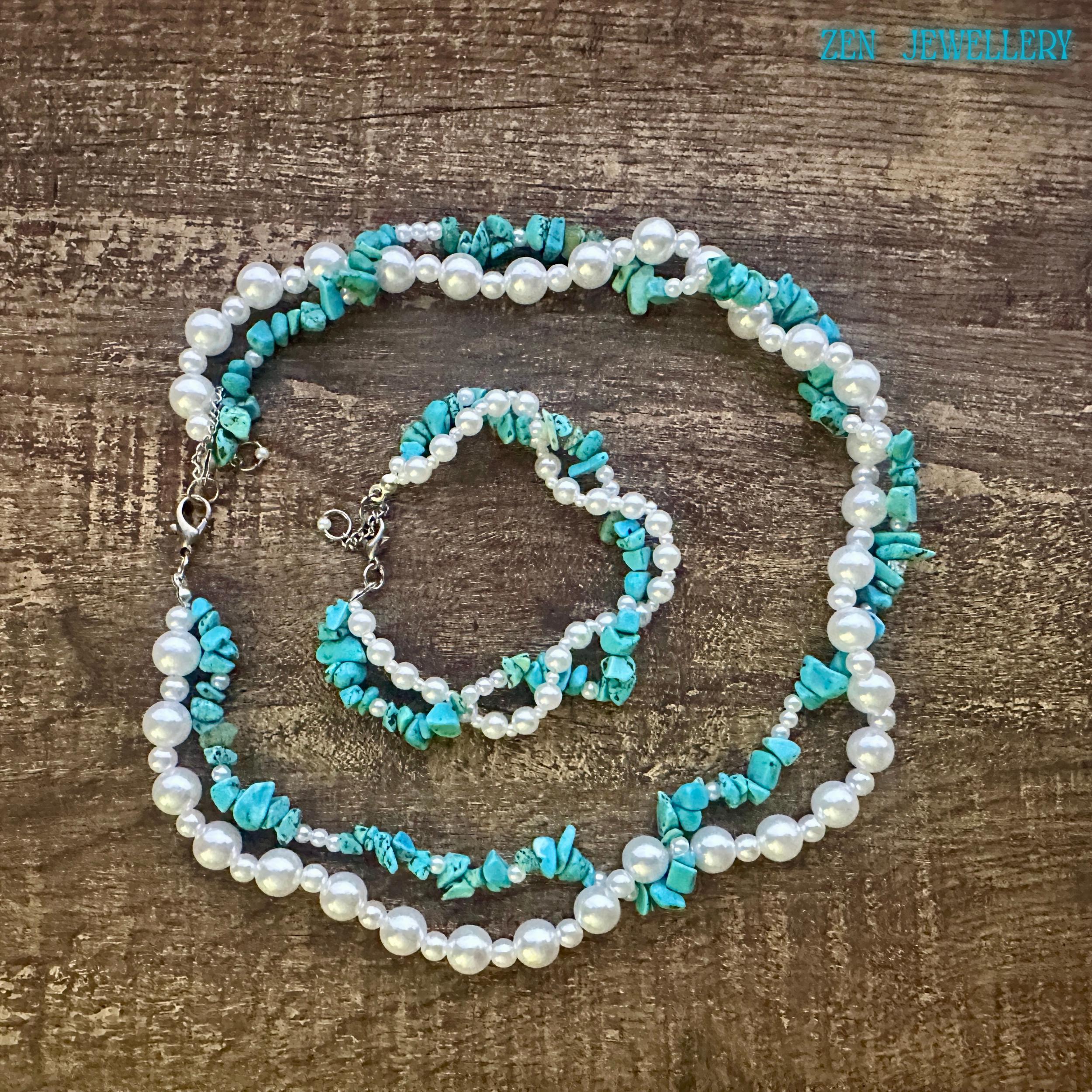Matching bracelet placed inside necklace to show coordinated design and relative size, highlighting the 20 cm bracelet length and bead consistency. Pearl and turquoise beads